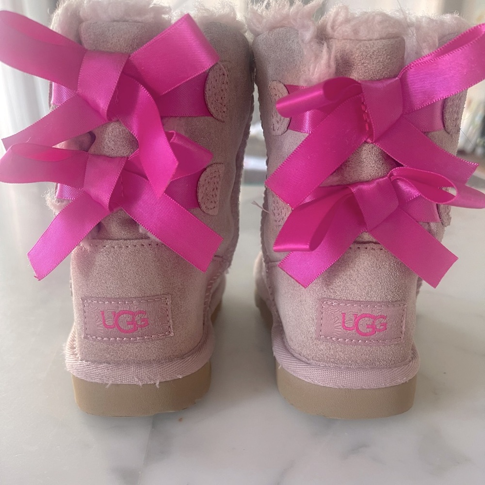 Ugg girl US size 10